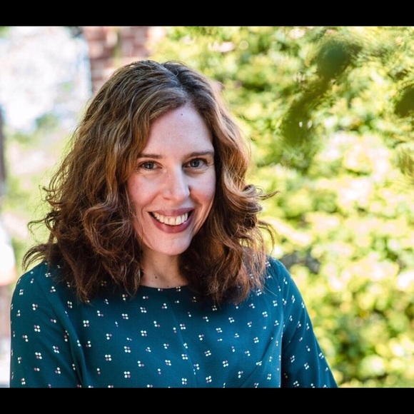 Meet your Posher, Jenny - Picture 2 of 2